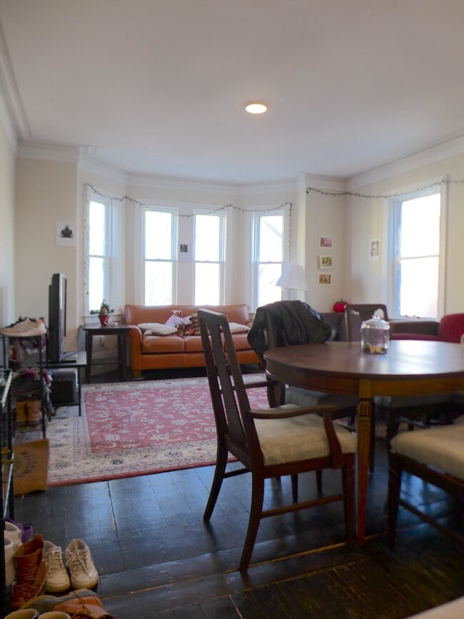 Photo - 828 Parker St