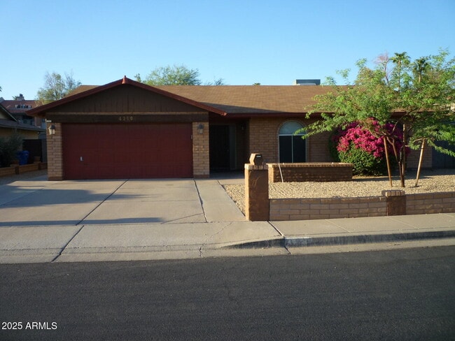 Building Photo - 4216 W Willow Ave Rental