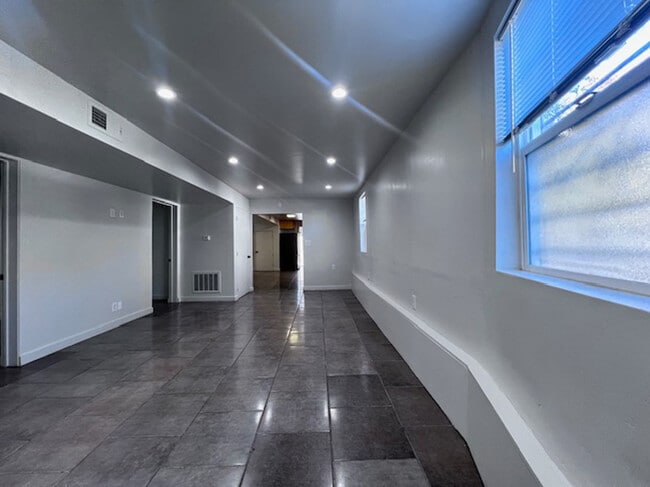 Photo - 1037 Peralta St