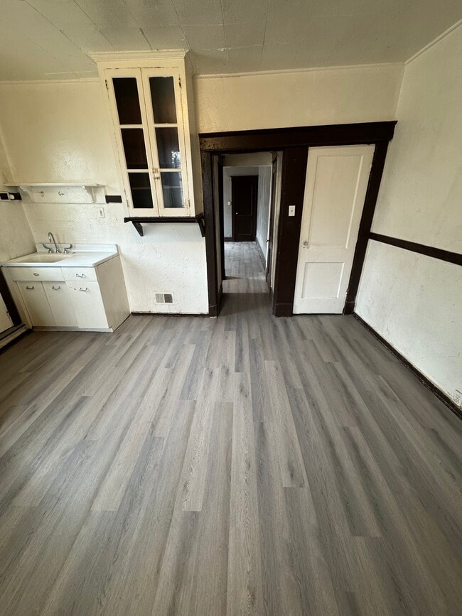 Photo - 4202 College Ave Unidad Beautiful downstairs apt