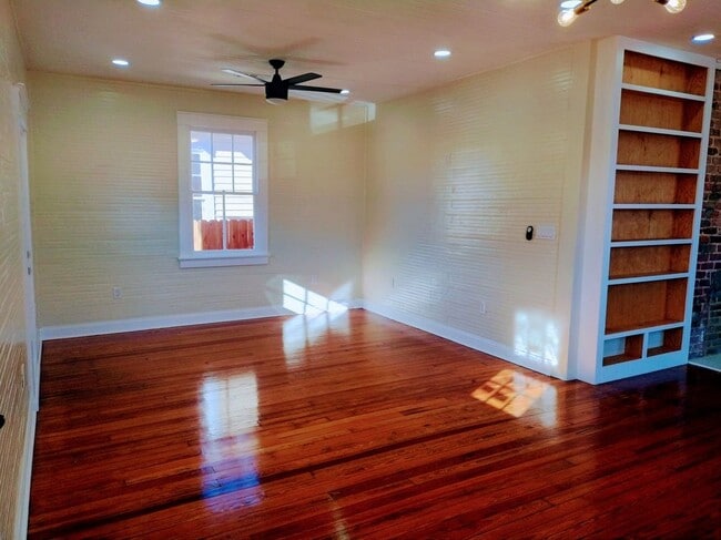 Photo - 2717 Loyola Ave