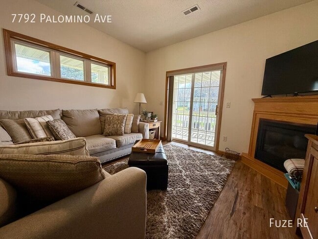 Photo - 7792 Palomino Ave NE