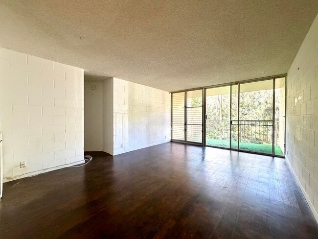 Photo - Mililani - 2 Bed, 1 Bath Condo w/ 2 Parking, Pets OK! Unit C304