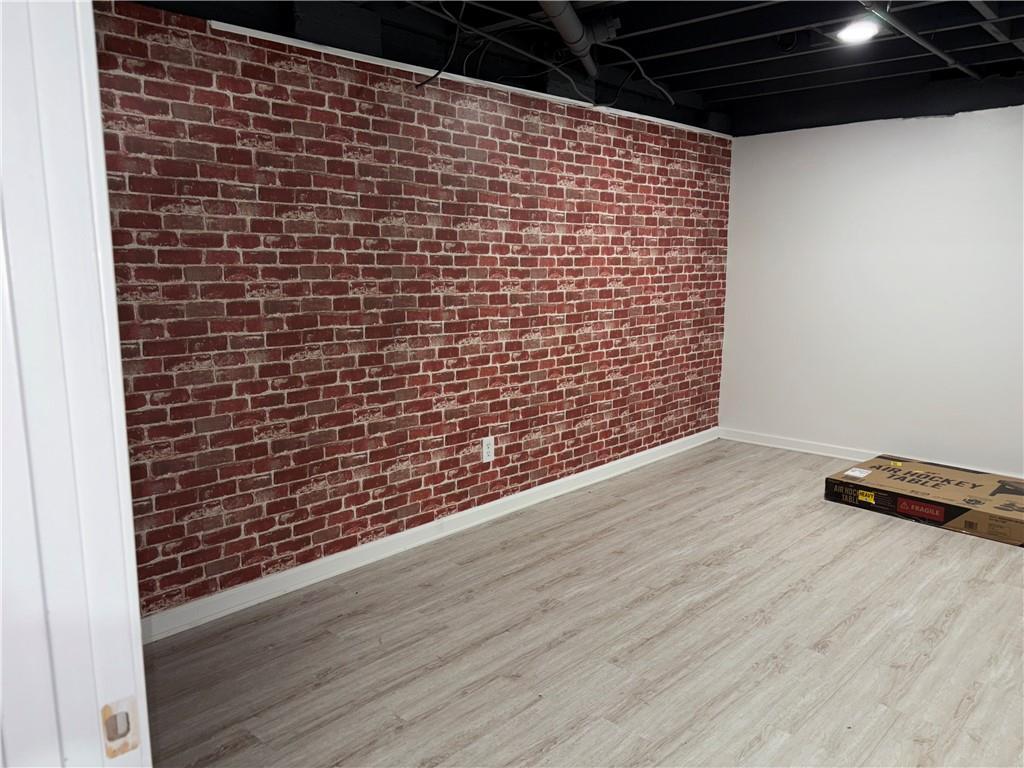 Photo - 2352 Englewood Dr