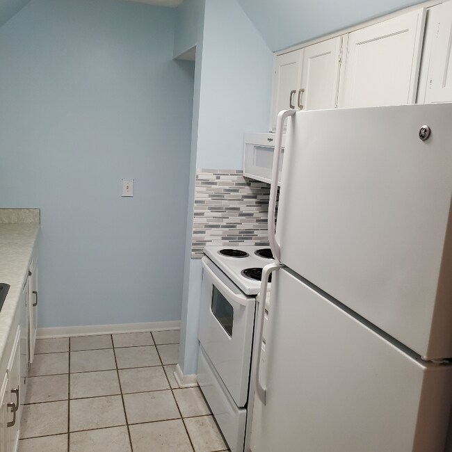 Photo - 102 St James Pl