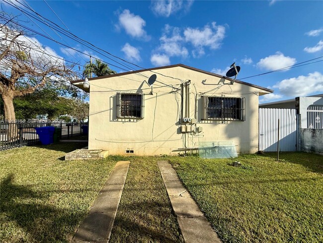 Photo - 3301 NW 23rd Ave Unidad 1