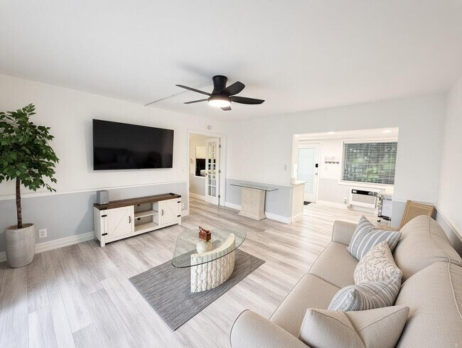 Photo - 209 SE 6th St Unit 11