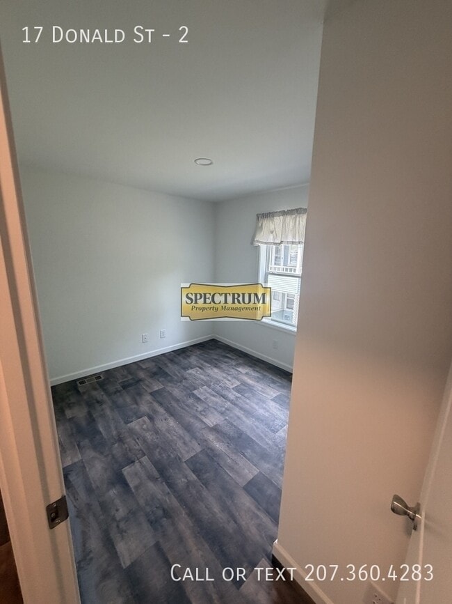 17 Donald St Unit 2