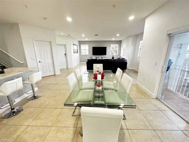 Photo - 3 br, 2.5 bath House - 260 NW 109th Ave # 20