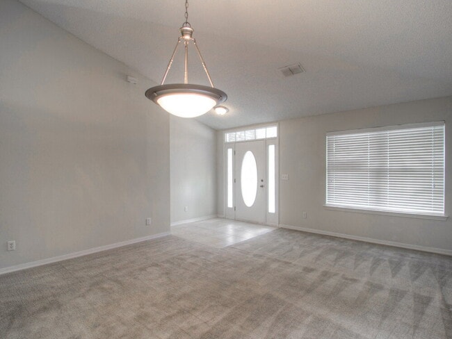 Photo - 7317 Ironside Dr E