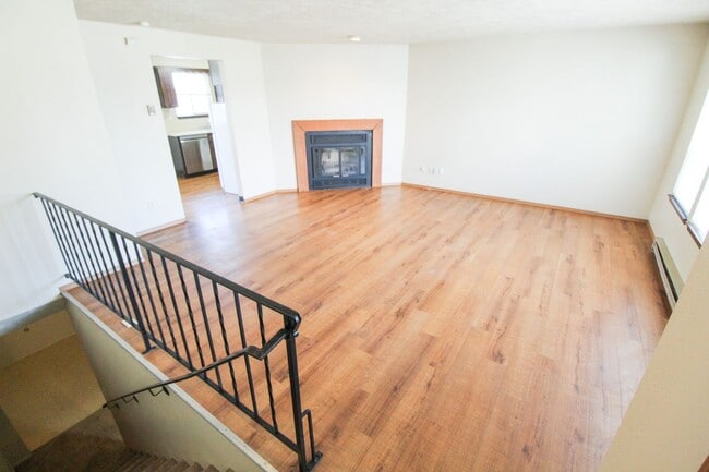 Photo - 723 E Broad Ave