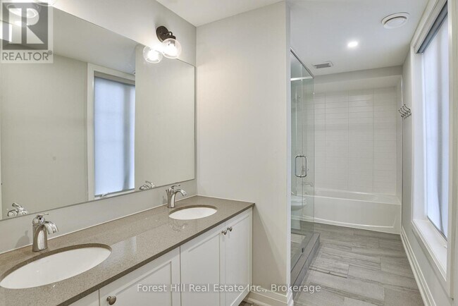 Photo - 2054 Peninsula Rd