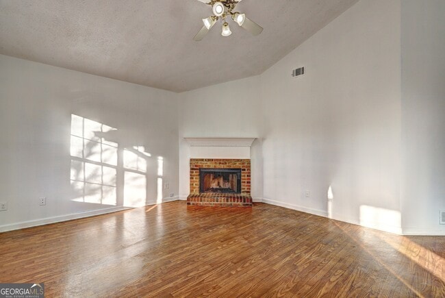 Photo - 103 Wedgewood Walk