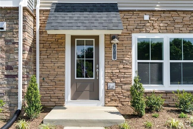Building Photo - 2015 Wood Owl Wy Rental