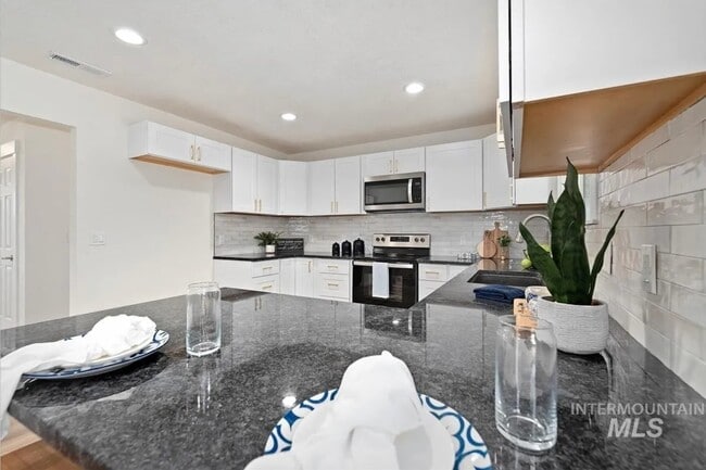 Photo - 139 Goodall St