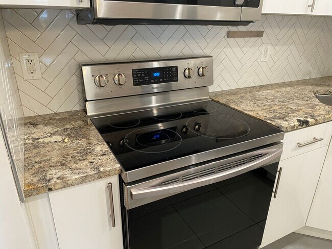 25-90-90 Steinway St Unit 2F