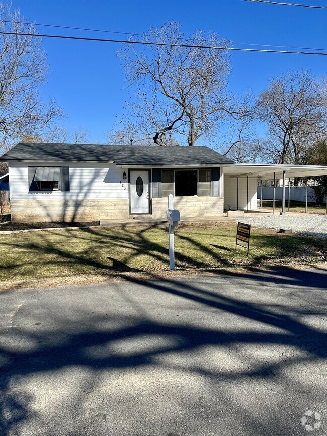 Building Photo - 125 Murdock Ave Rental
