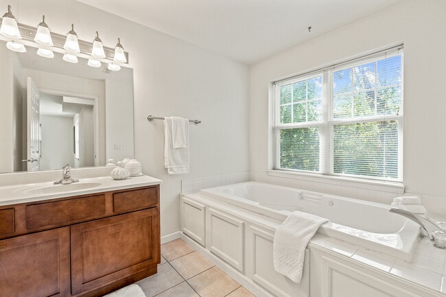 The Landmark At Hatchery Hill Bathroom - The Landmark at Hatchery Hill