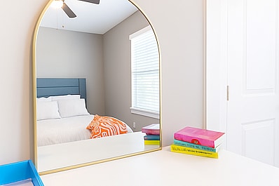 Cottage Bedroom - Bearkat Cottages