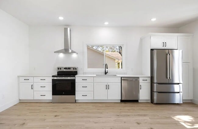 Photo - 1905 Highland Ave