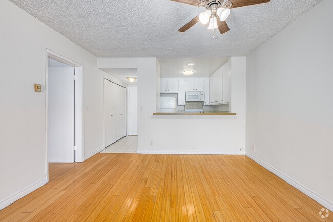 1BR, 1BA - 1,000SF - Dining Room