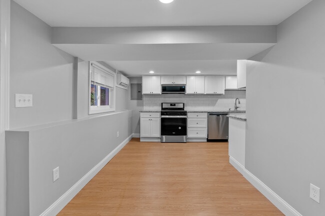 Photo - 376 Arnolds Neck Dr