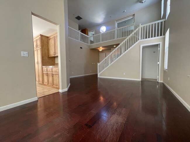 Photo - Beautiful 6 Bed, 3 Bath on court in Brentwood