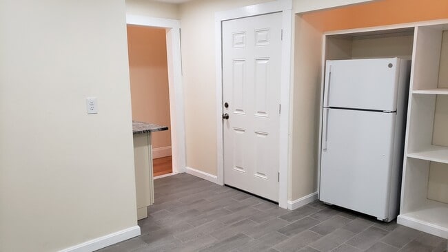 Photo - 194 Kelton St