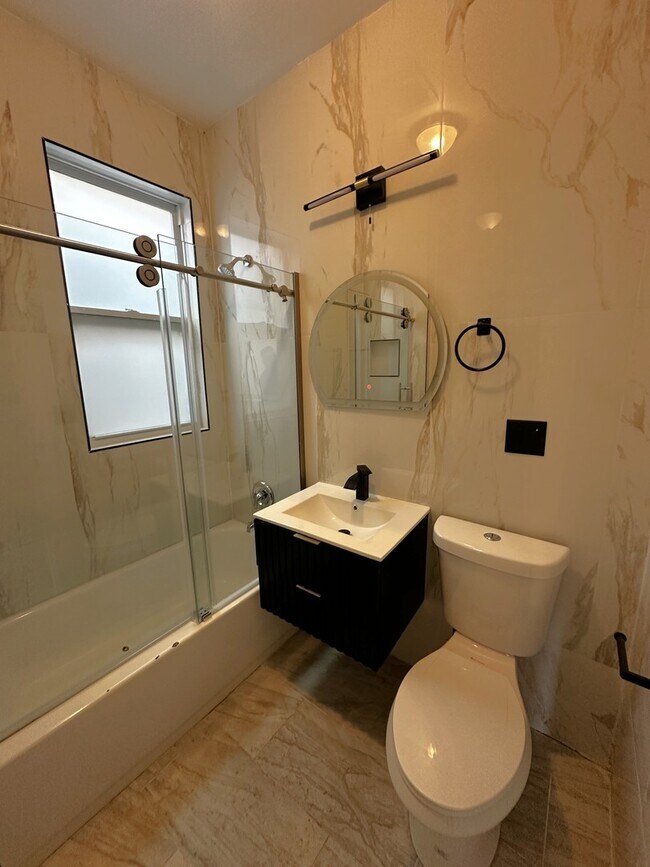 Photo - 1911 S Ridgeway Ave Unidad 2F