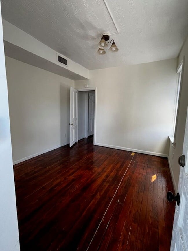 Photo - 139 E Philadelphia St