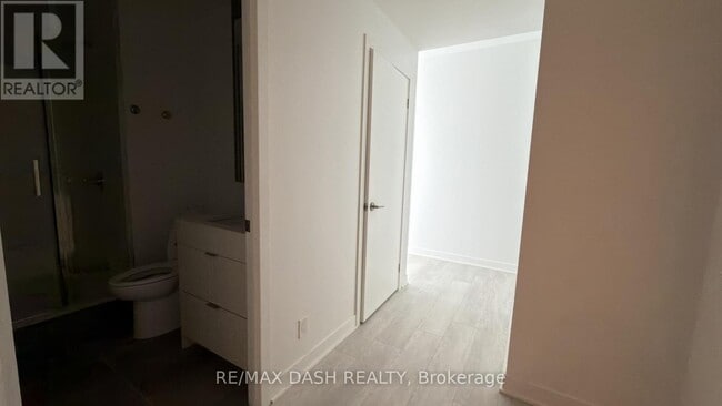 Photo - 10 Flavelle Trl Unit 802