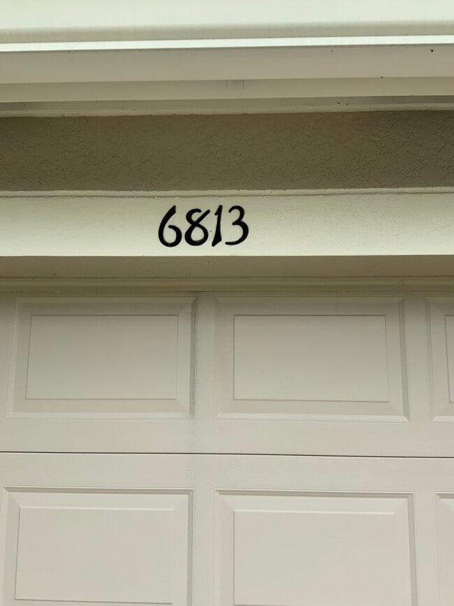 Building Photo - 6813 Bluff Meadow Ct Rental