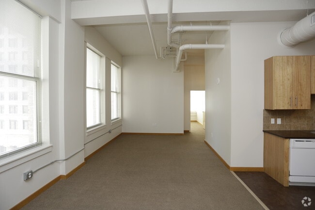 2BR, 1BA - W_1092 SF