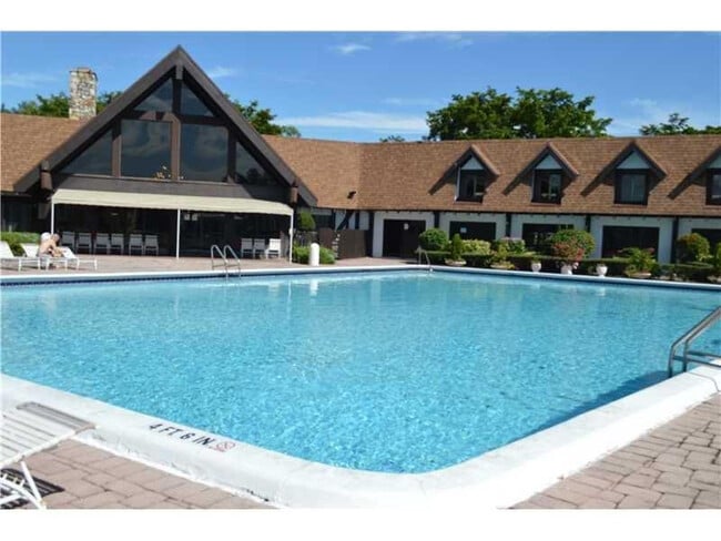 Photo - 3660 Inverrary Dr Unit 1B