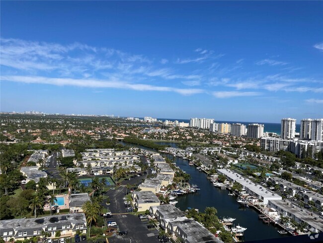 Building Photo - 2500 Parkview Dr Unit 2511 Rental