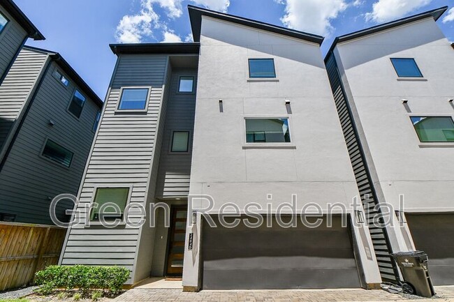 Building Photo - 2404 Hadley St Rental