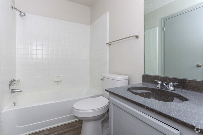 2BR, 2BA - B2 - 1014SF Bathroom
