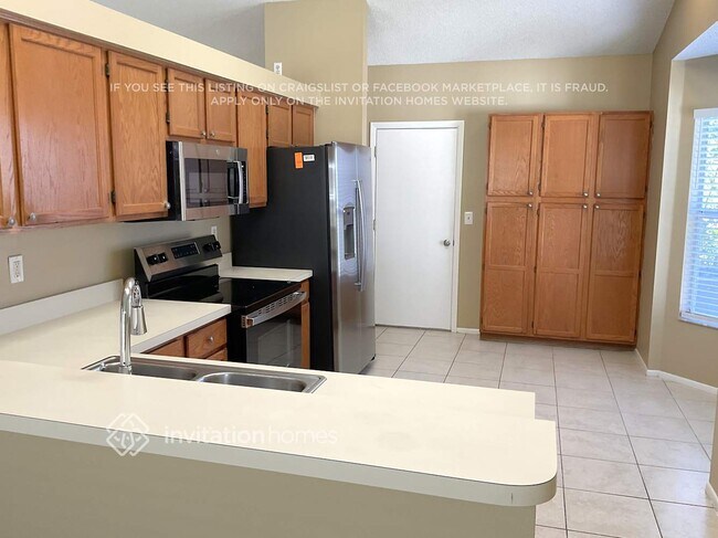 Photo - 713 46th St E