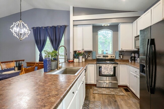 Photo - 3912 Hunterwood Ln