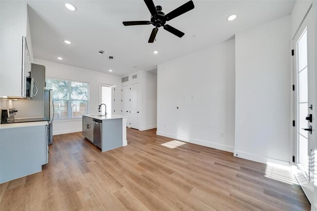 Photo - 1601 Mustang Dr Condo