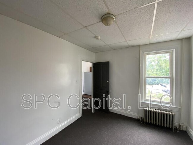 Photo - 214 W Jackson St