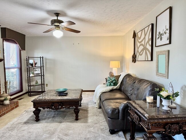 Photo - 617 Lufkin Cir