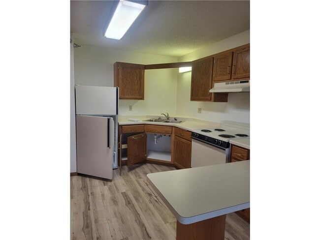 Building Photo - 609 Main St S Unit 6