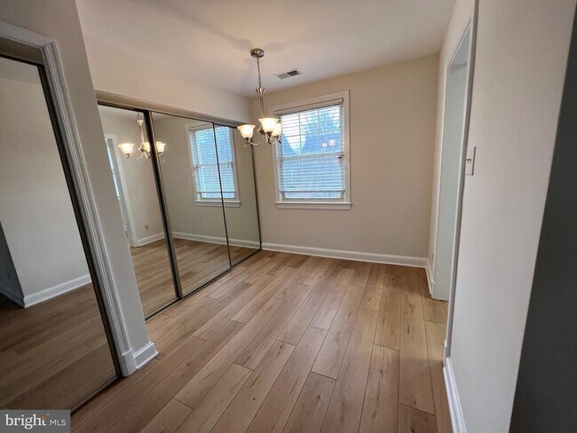Photo - 2809 Arlington Blvd Unidad 149
