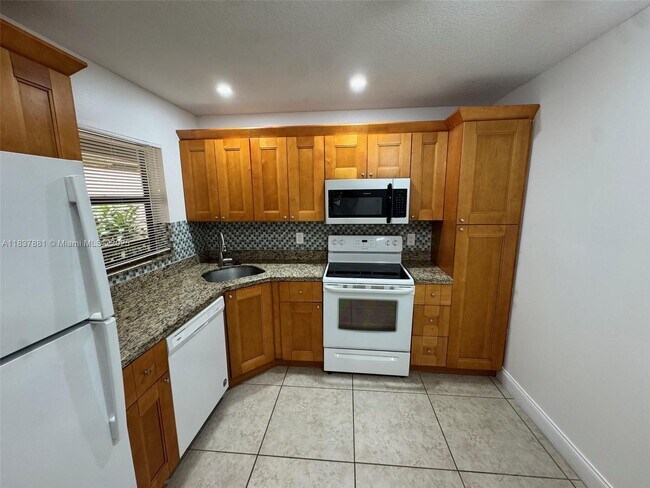 Photo - 3817 Cocoplum Cir Unit 3585