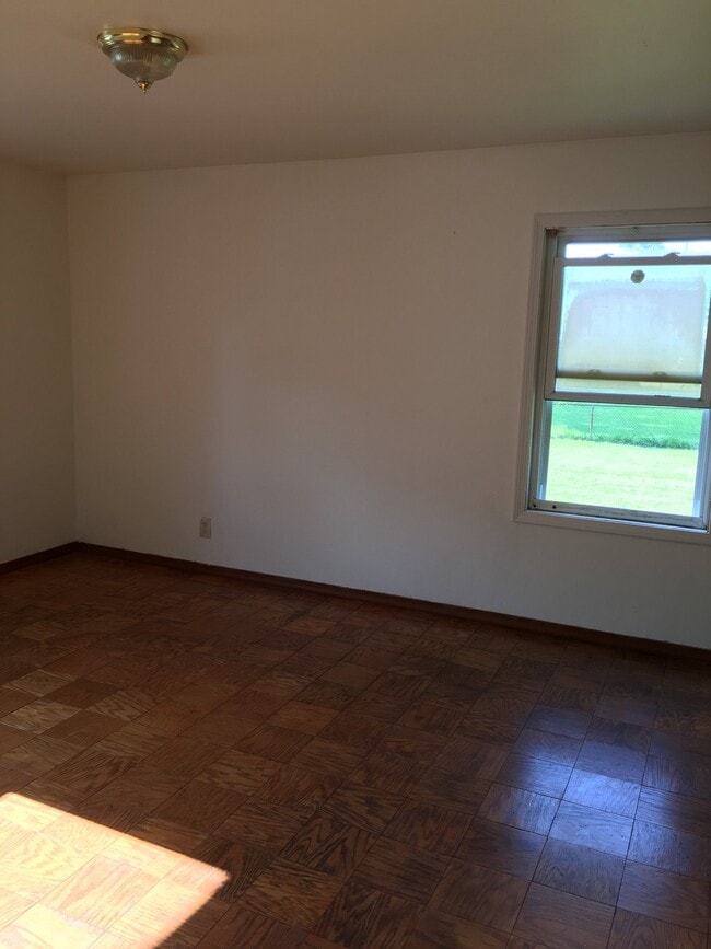 Photo - 7836 Roy Rd