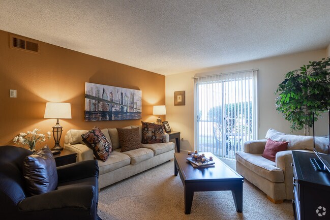 2BR, 1BA - 900 SF Model