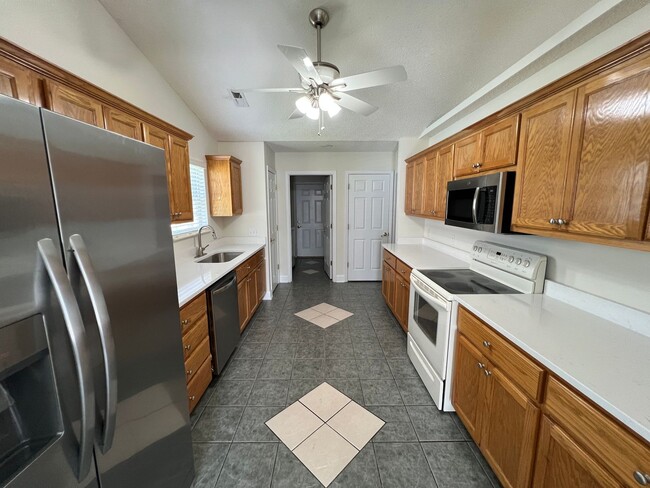 154 Regency Dr