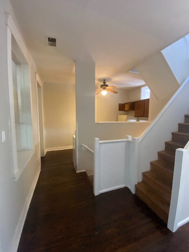 Building Photo - 917a Geyer Unit 917A Geyer Rental