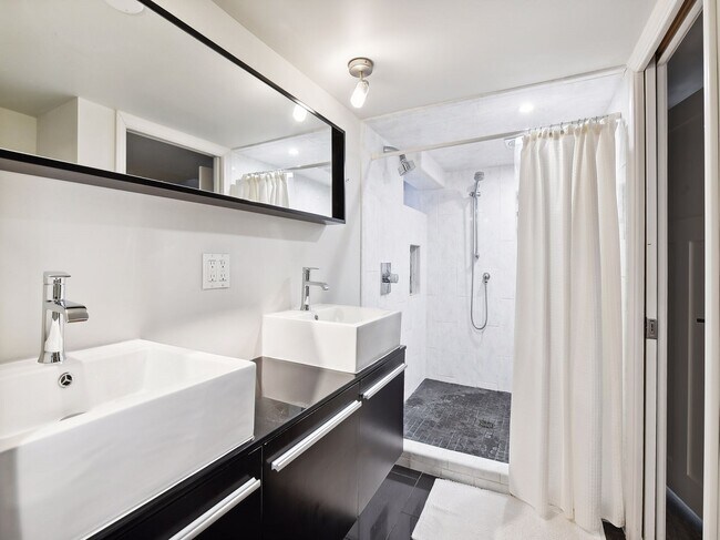 Photo - 6017 Halifax Ave S